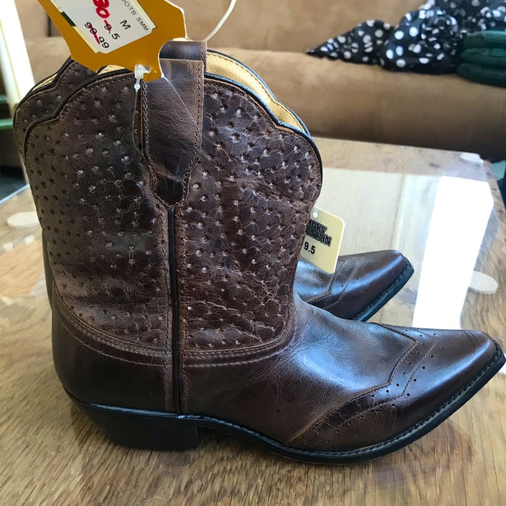 Brown leather Cowgirl boots